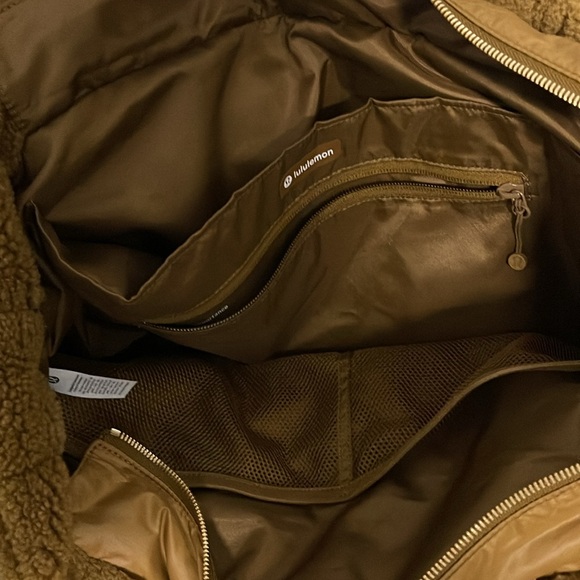 Lululemon, Quilted Grid Tote, 26L, Burnt Caramel - Picture 8 of 8